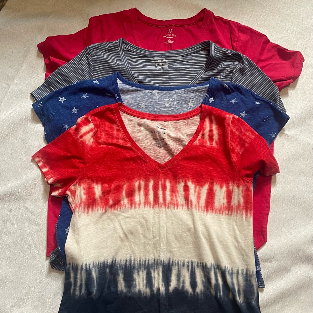 T-shirt bundle of 4